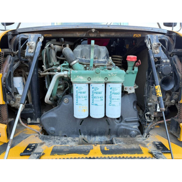 2013 فولفو A30F-44558913