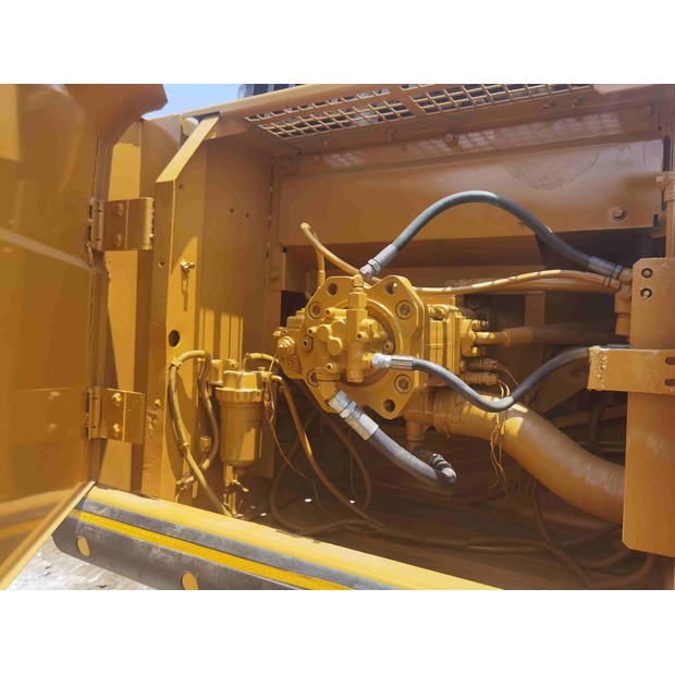 2021 Caterpillar 330D-44560884