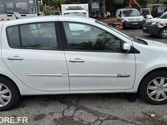 2011-renault-clio-1398346-44575091