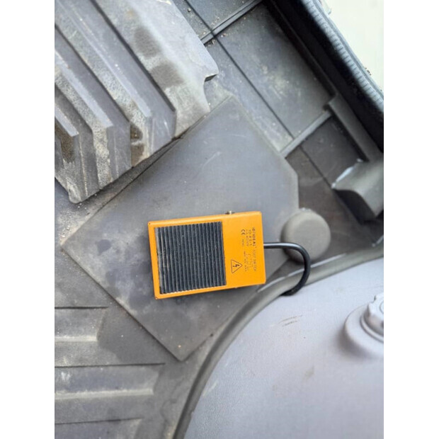 2025 فولفو EC210-44575835