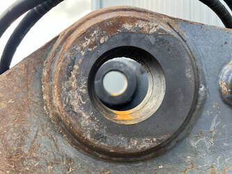 2019-caterpillar-325-1398662-44576029