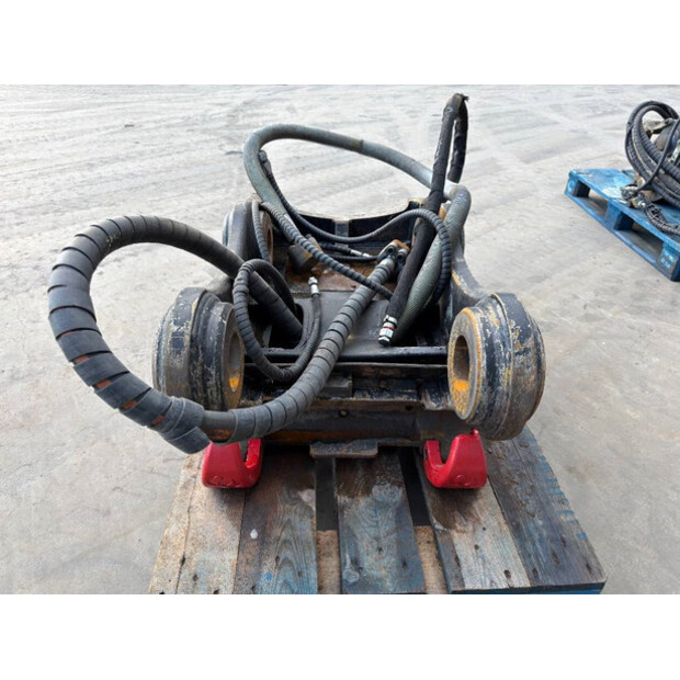 2020 OilQuick OQ80-44576278