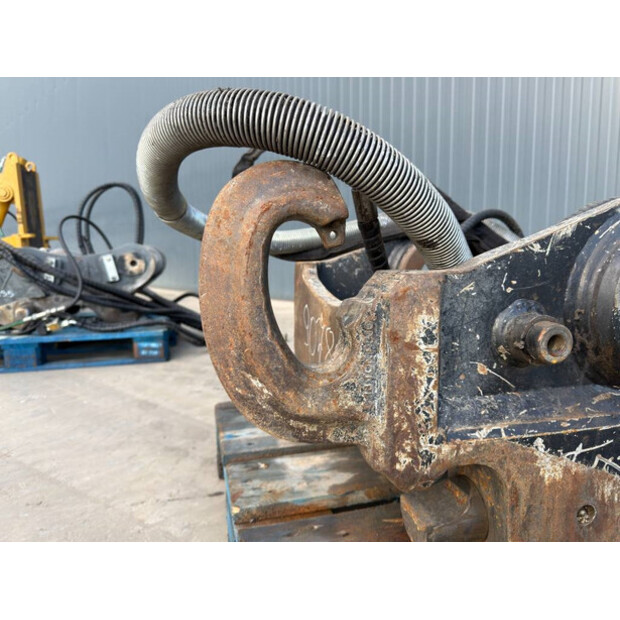 2020 OilQuick OQ80-44576281