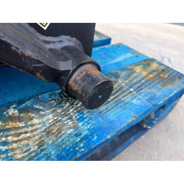 2019 فيراكتيرت CW20-44576359