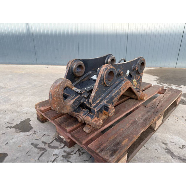 2018 فيراكتيرت CW20S-30S-40S-44576365