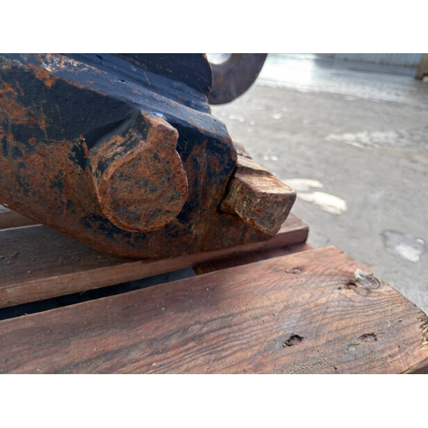 2018 فيراكتيرت CW20S-30S-40S-44576380