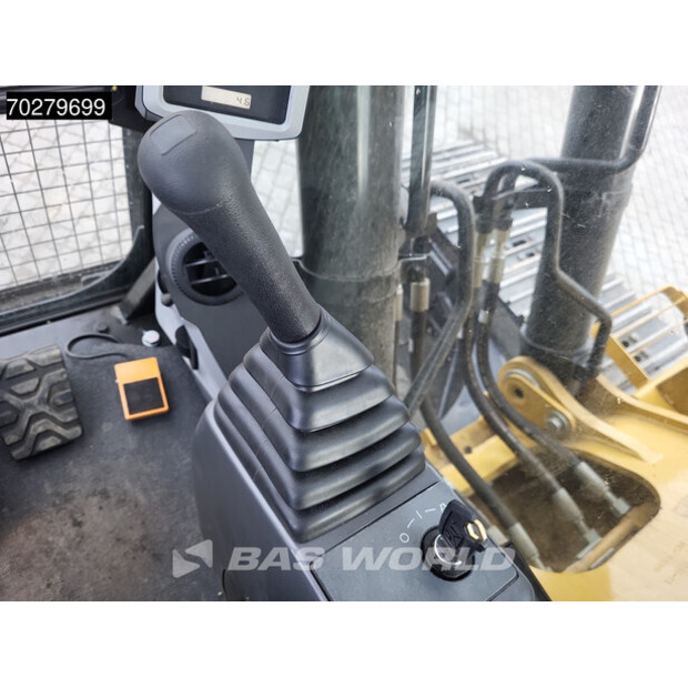 2025 كاتربيلر 320D3 GC-44591074