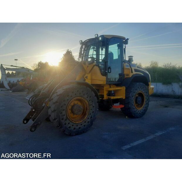 2018 فولفو L45H-44605571