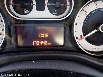 2016-fiat-500-1398983-44618661