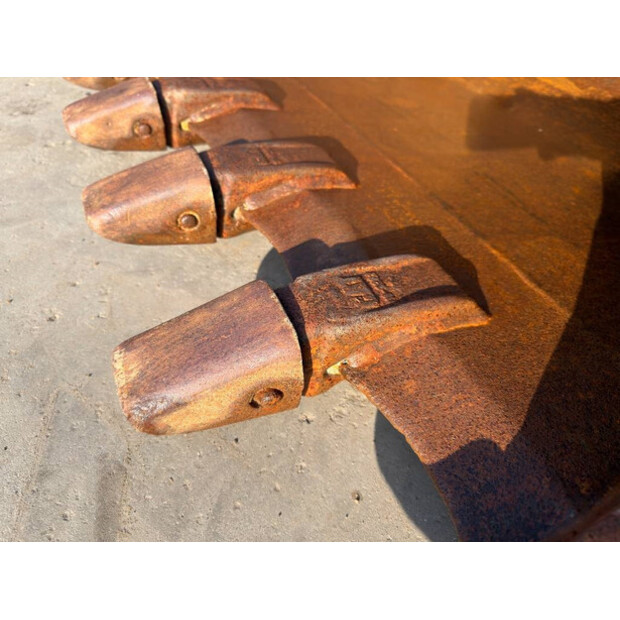 2018 فيراكتيرت CW40S-44619504