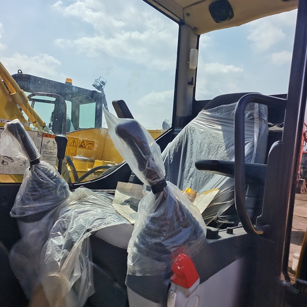 2023 Komatsu PC70-44621153