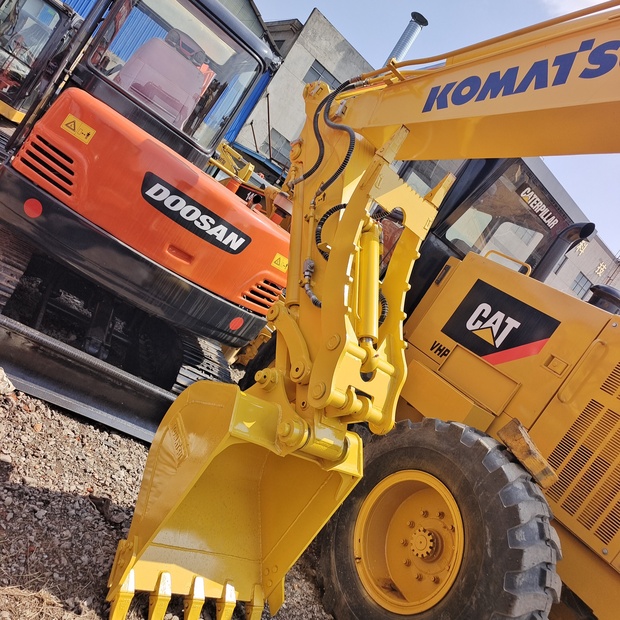 2023 Komatsu PC70-44621155