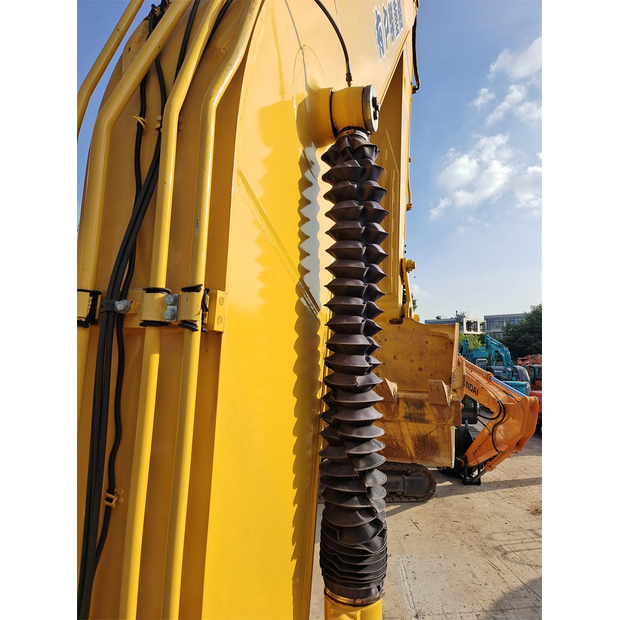 2023 كوماتسو PC200-8-44621368