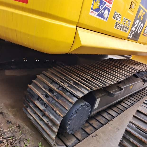 2024 Komatsu PC210-8-44621386