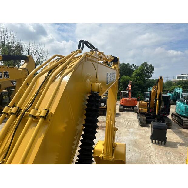 2024 Komatsu PC220-8-44621394