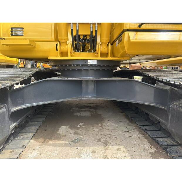 2024 Komatsu PC220-8-44621398