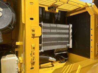 2024-komatsu-pc220-8-1399092-44621401