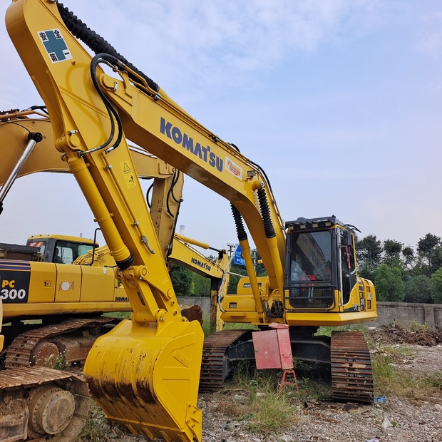2023 Komatsu PC210-8-44621441