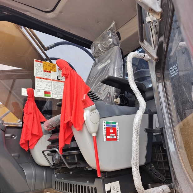 2023 Komatsu PC210-8-44621443