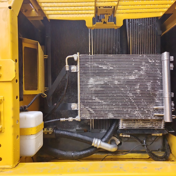 2024 Komatsu PC220-8-44621463