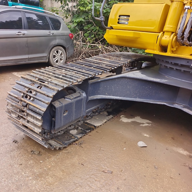 2024 Komatsu PC220-8-44621465