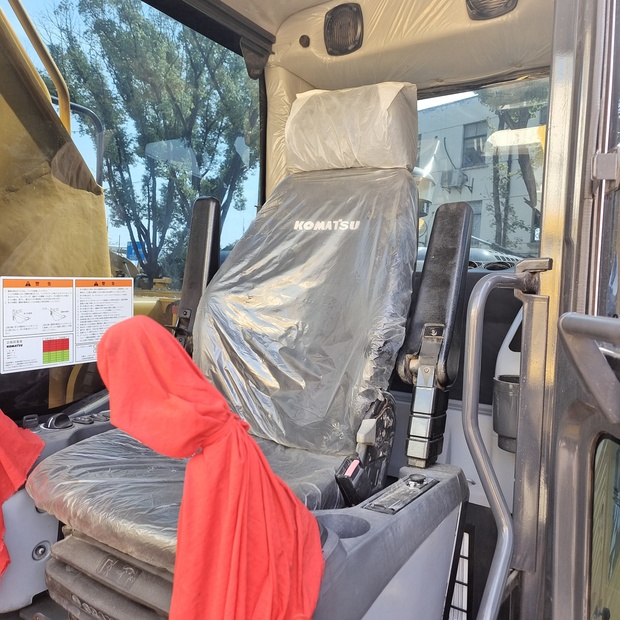 2024 Komatsu PC240LC-8-44621482