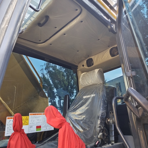 2024 Komatsu PC240LC-8-44621483