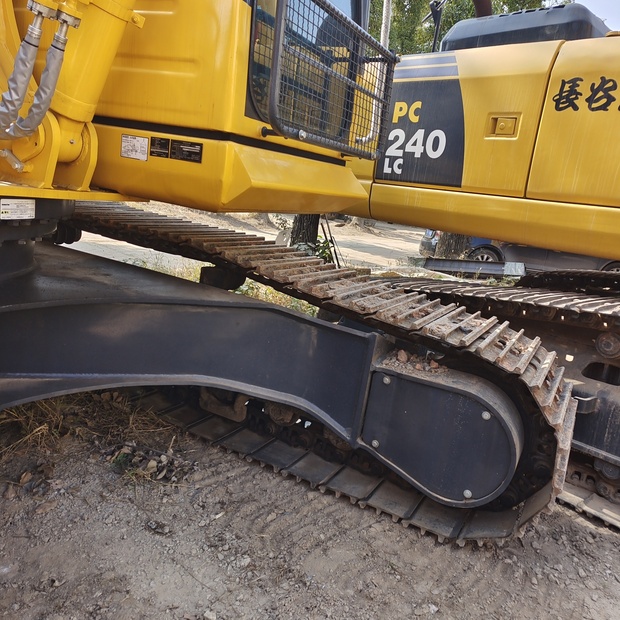 2024 Komatsu PC240LC-8-44621491