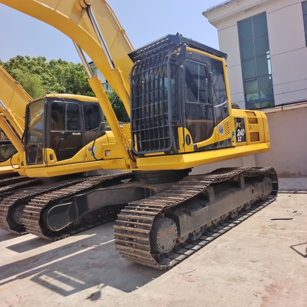 2024 Komatsu PC240LC-8-44621499