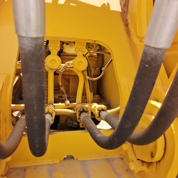 2024 Komatsu PC240LC-8-44621519