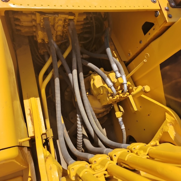 2024 Komatsu PC240LC-8-44621521