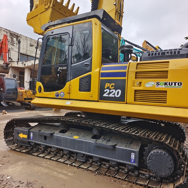 2023 Komatsu PC220-8-44621764