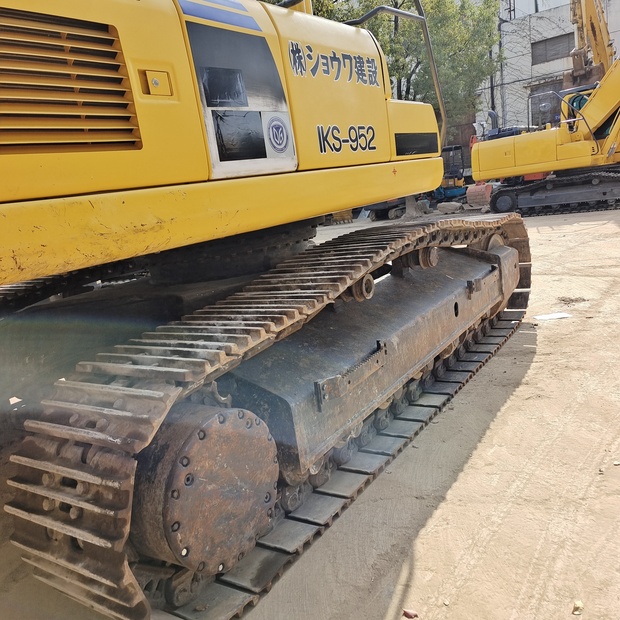 2023 Komatsu PC400-8R-44621807