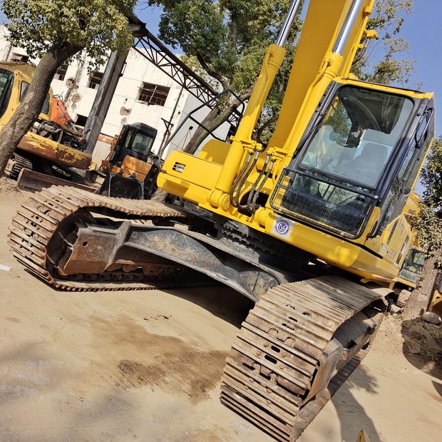 2023 Komatsu PC400-8R-44621819