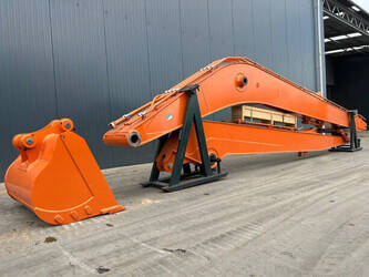 2025-hitachi-zx220-1399156-44622454