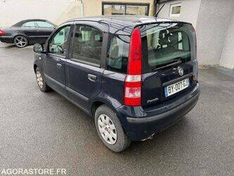 2011-fiat-panda-1399481-44637758