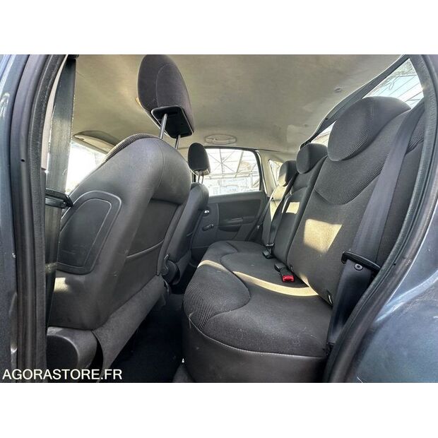 2006 سيتروين C3-44637793