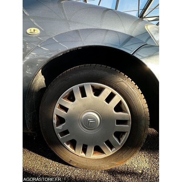 2006 سيتروين C3-44637797