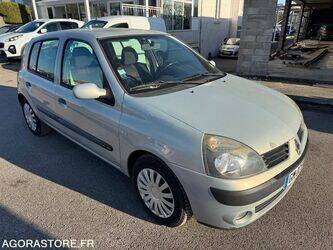 صورة ل سيارات 2004 رينو Clio