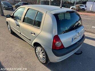2004-renault-clio-1399484-44637804