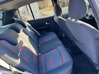 2004-renault-clio-1399484-44637809