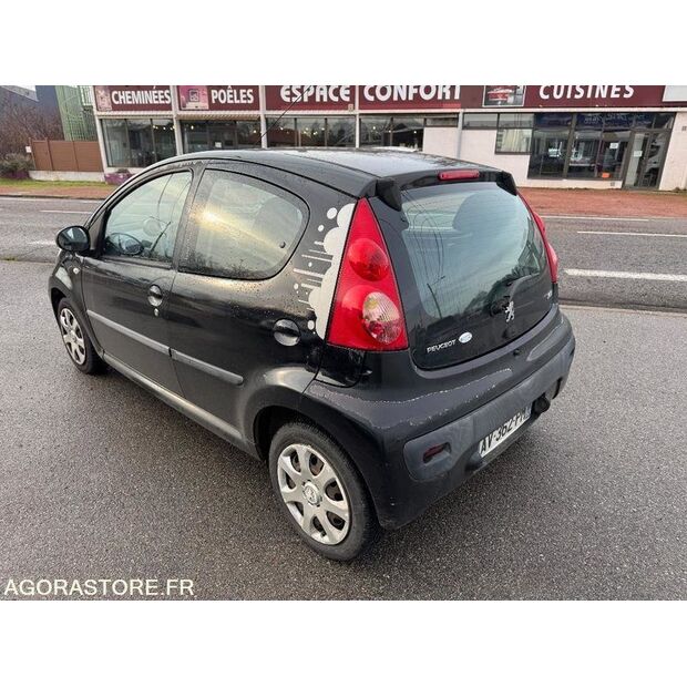 2010 بيجو 107-44637816