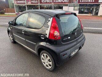 2010-peugeot-107-1399485-44637816