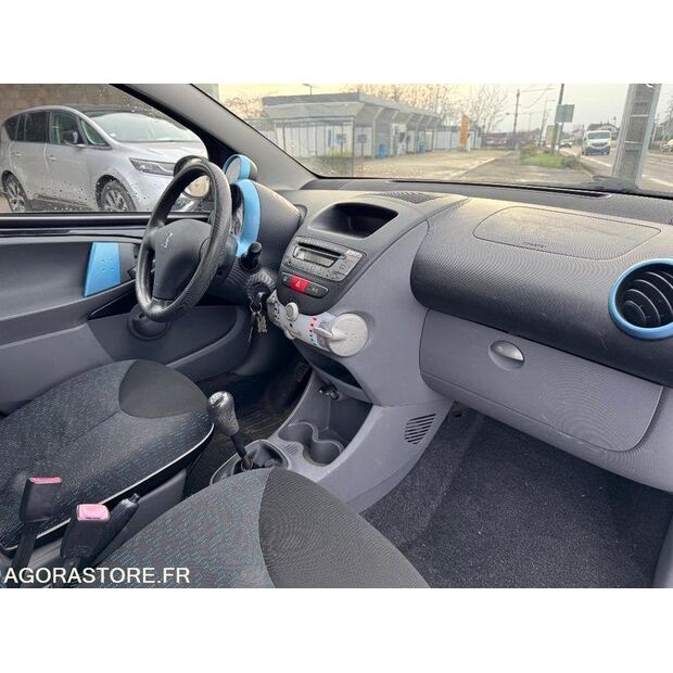 2010 بيجو 107-44637820