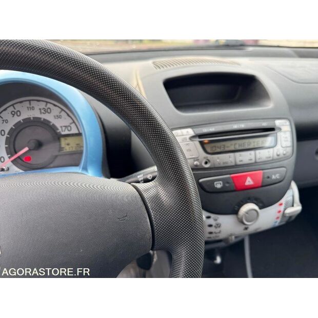 2010 بيجو 107-44637822