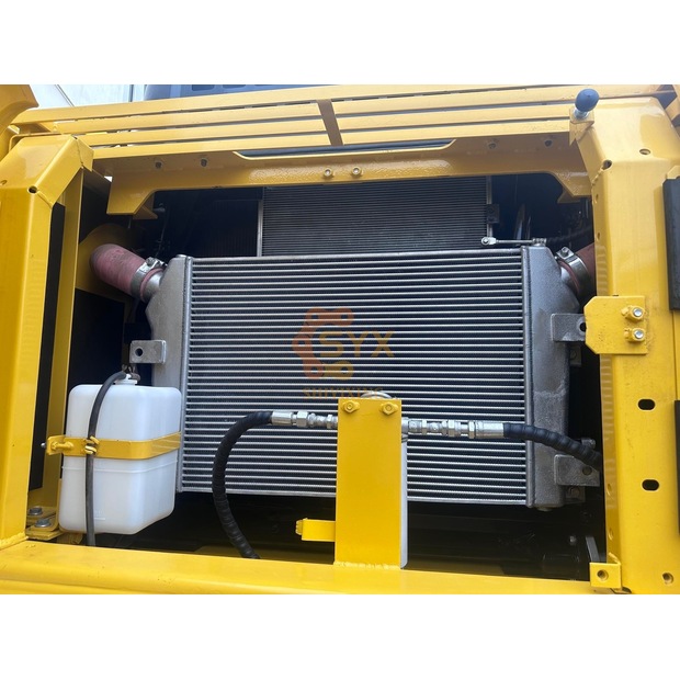 2023 Komatsu PC300-8-44638010