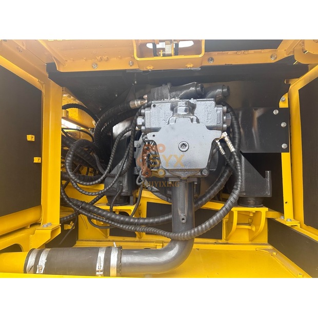 2023 Komatsu PC300-8-44638011