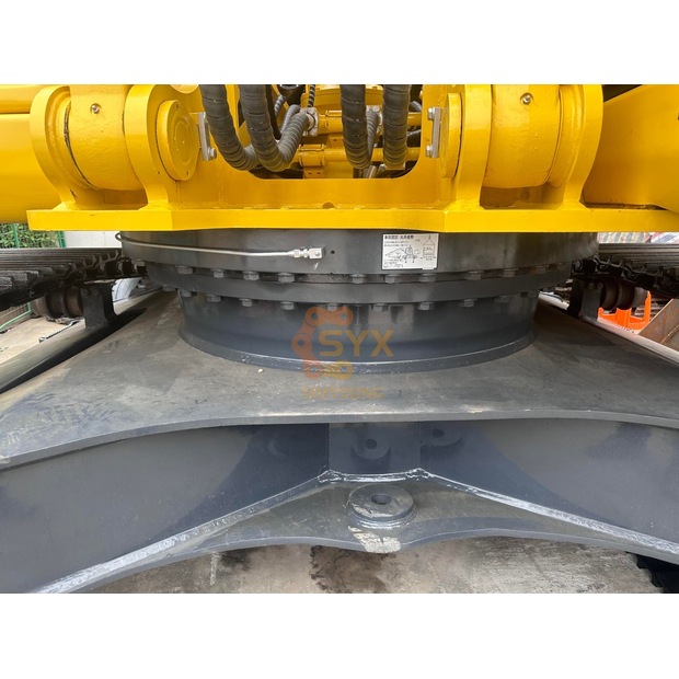 2023 Komatsu PC300-8-44638015