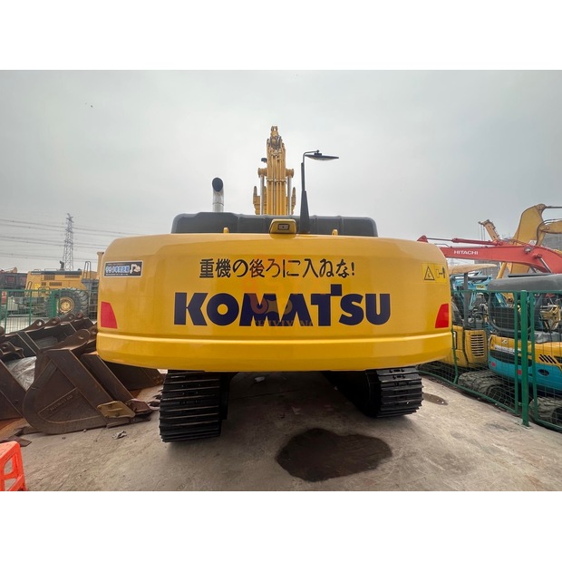 2023 Komatsu PC300-8-44638018