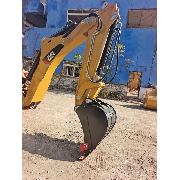 2025 Caterpillar 420F-44638414